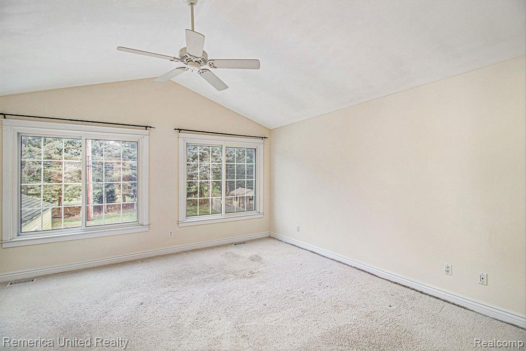 127 N HOLCOMB Road, Clarkston, MI — Photo 8