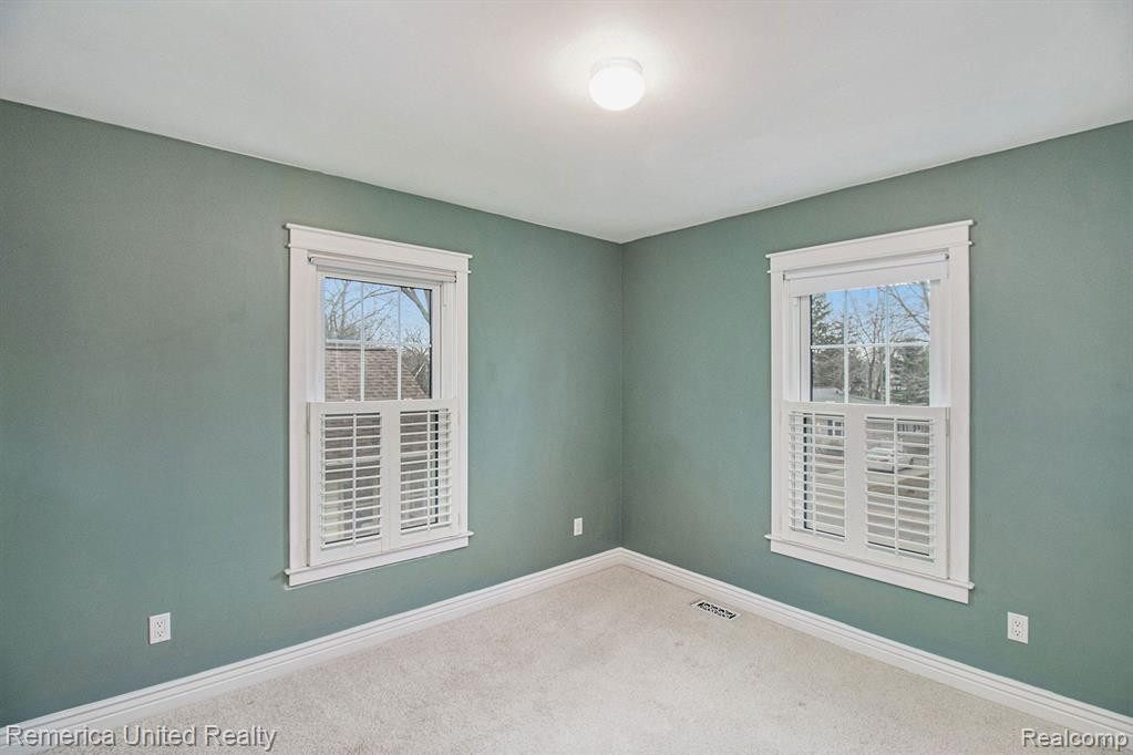 127 N HOLCOMB Road, Clarkston, MI — Photo 15