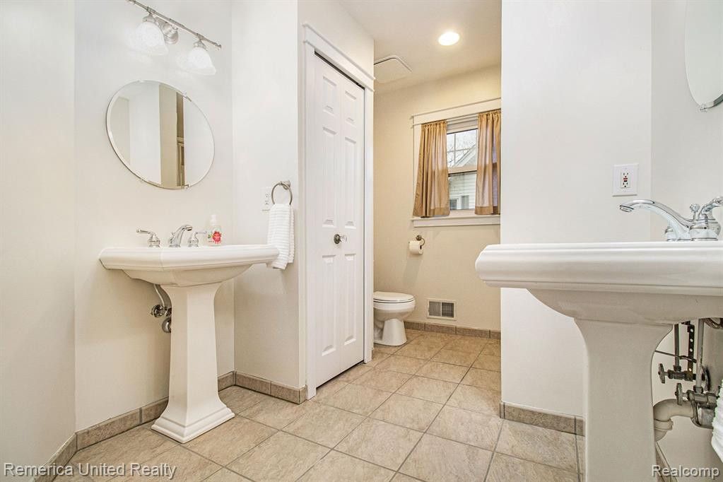 127 N HOLCOMB Road, Clarkston, MI — Photo 19