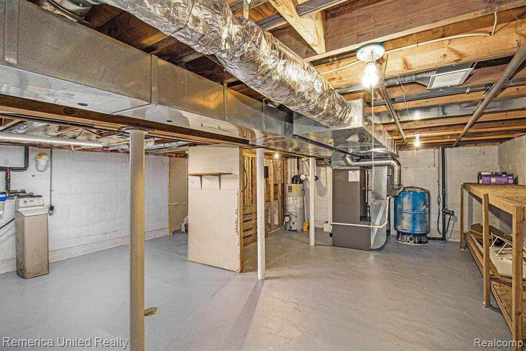 127 N HOLCOMB Road, Clarkston, MI — Photo 22