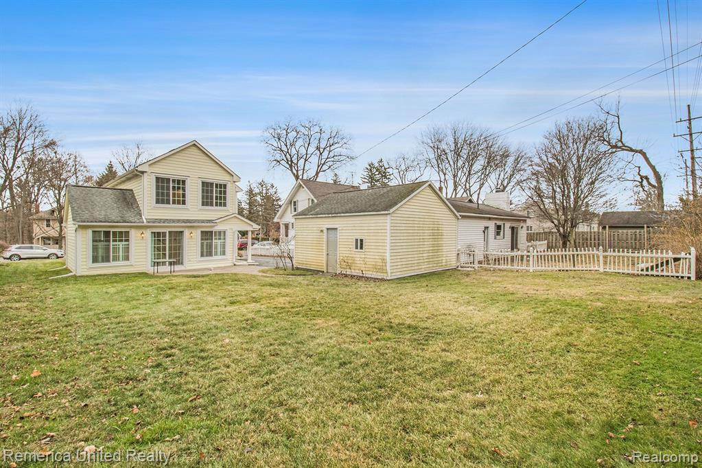127 N HOLCOMB Road, Clarkston, MI — Photo 24