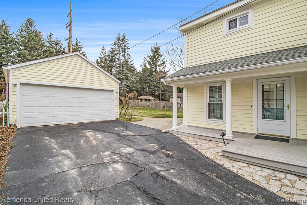127 N HOLCOMB Road, Clarkston, MI — Photo 25