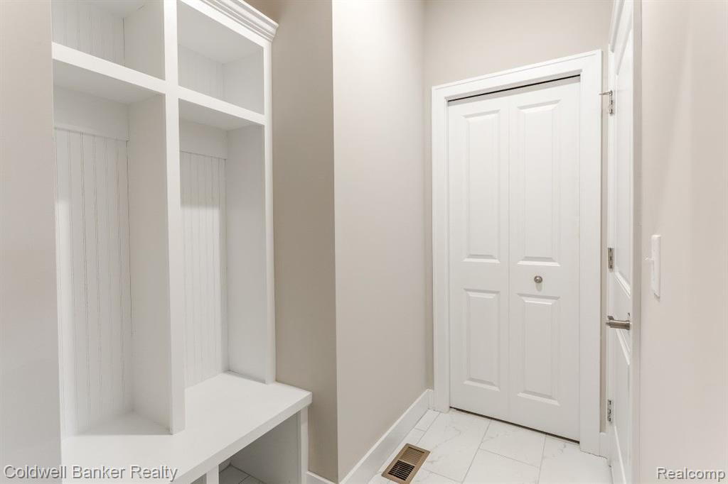5707 WARREN WOODS Lane, Whitmore Lake, MI 48189 — Photo 11