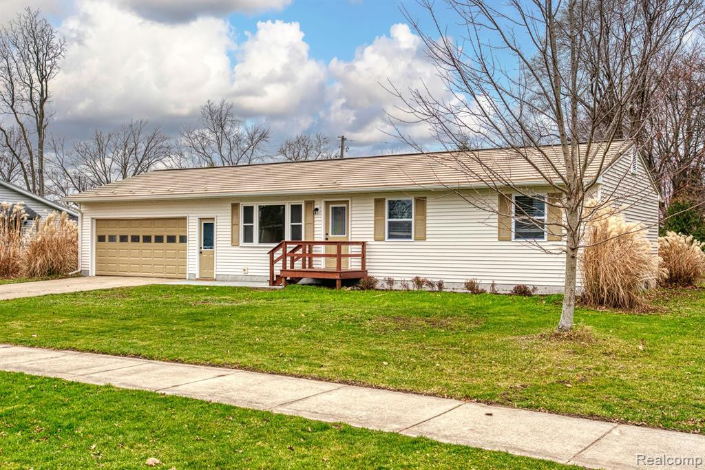 233 CHESTNUT Street E, Webberville, MI 48892 — Photo 20