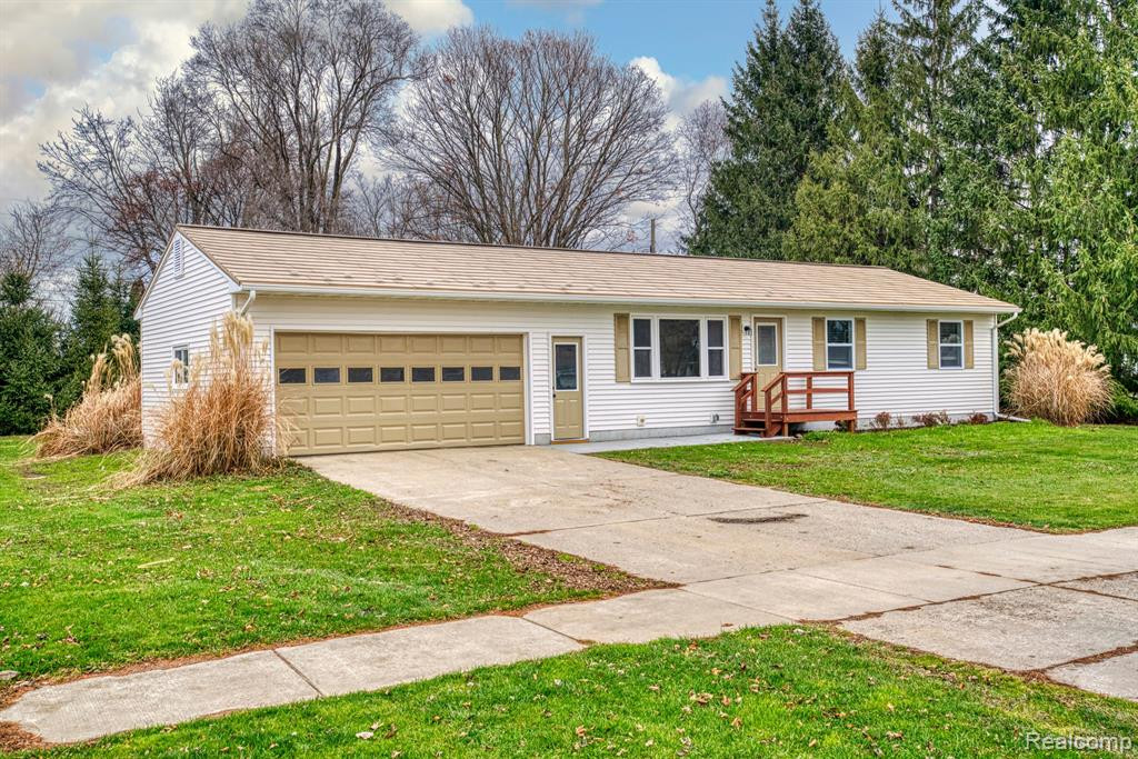 233 CHESTNUT Street E, Webberville, MI 48892 — Photo 21