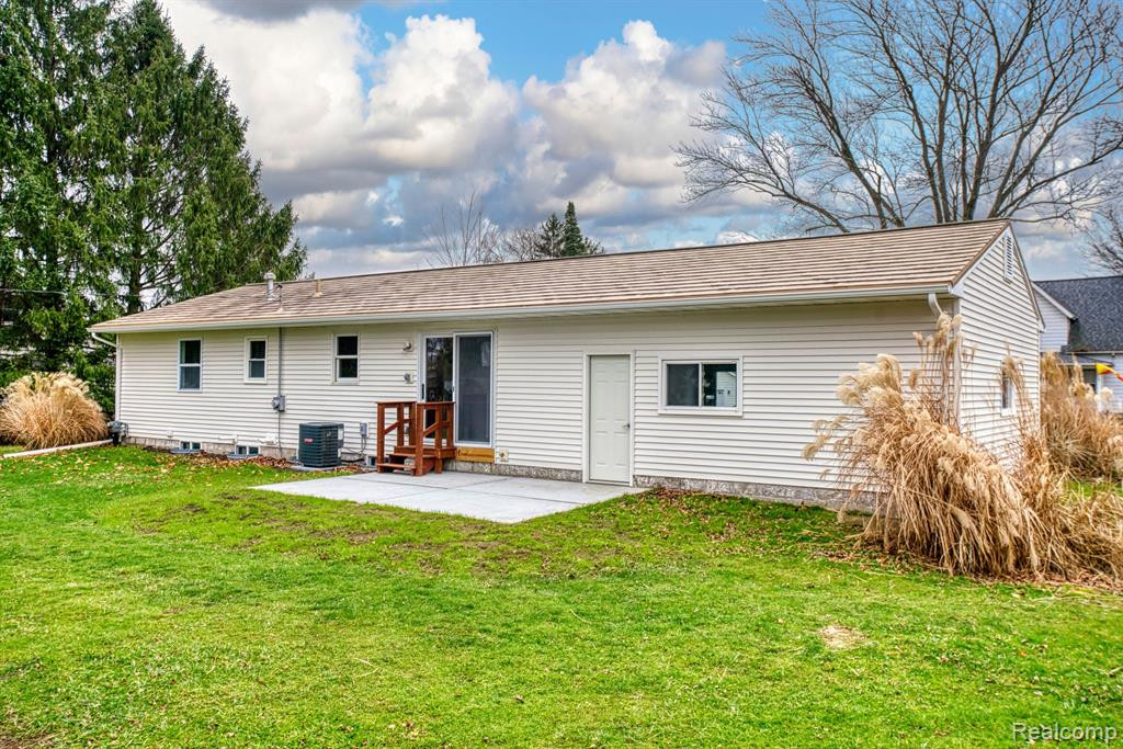 233 CHESTNUT Street E, Webberville, MI 48892 — Photo 22