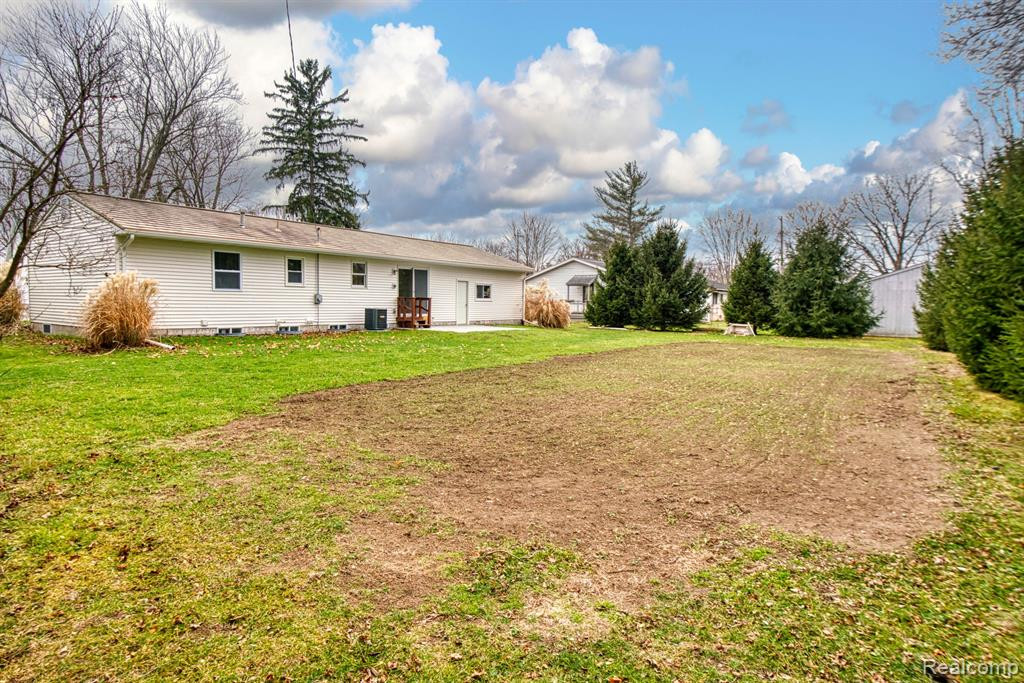 233 CHESTNUT Street E, Webberville, MI 48892 — Photo 25