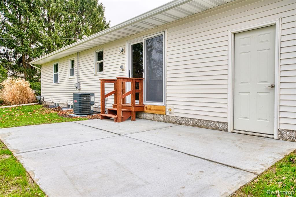 233 CHESTNUT Street E, Webberville, MI 48892 — Photo 26