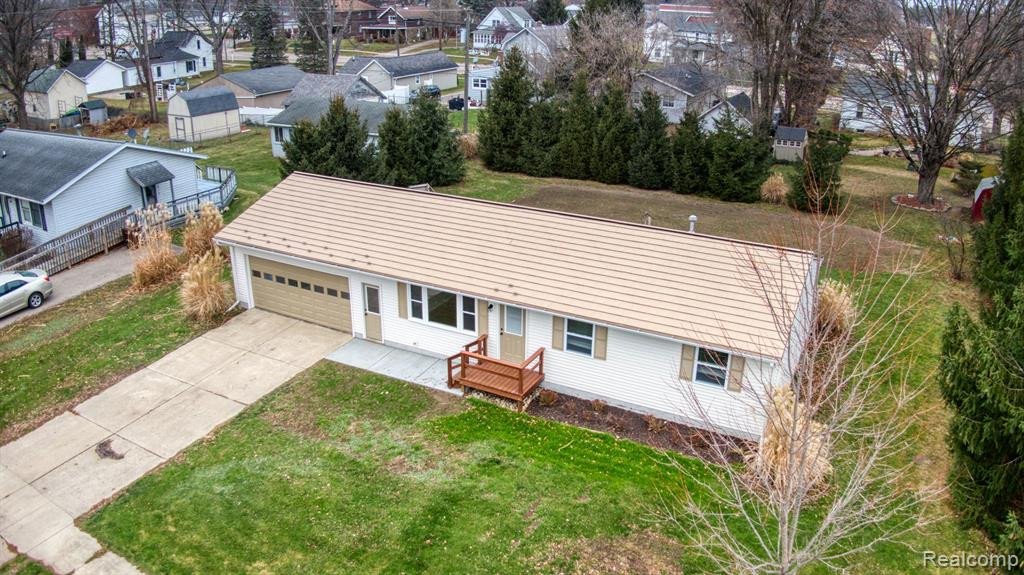 233 CHESTNUT Street E, Webberville, MI 48892 — Photo 27