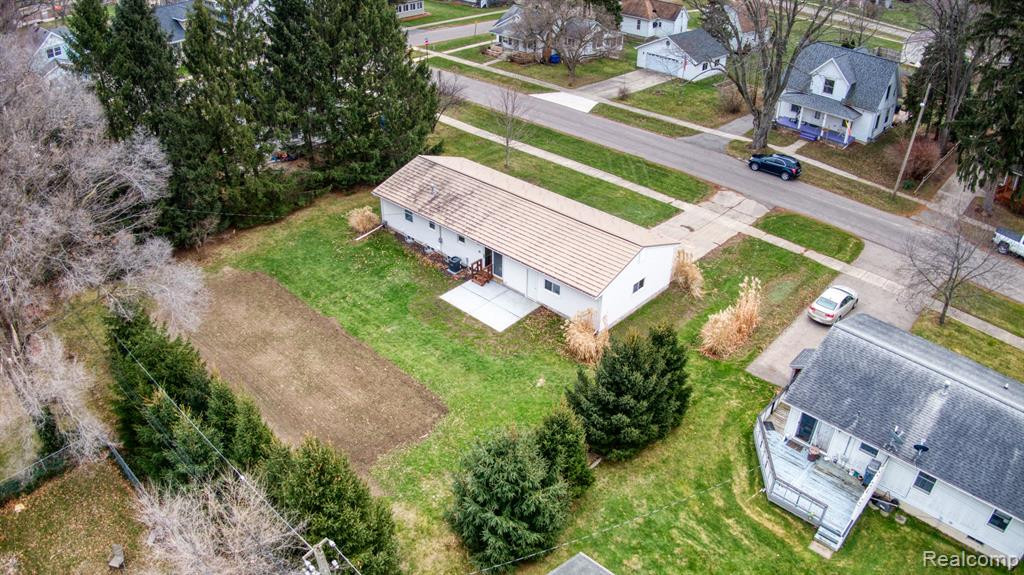 233 CHESTNUT Street E, Webberville, MI 48892 — Photo 29