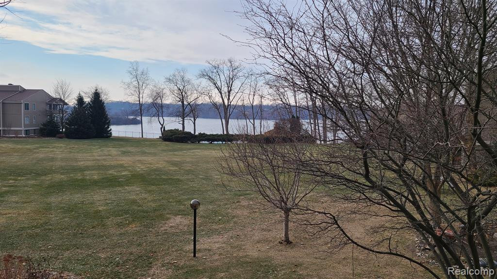 1655 Cliffs Landing, 201C, Ypsilanti, MI 48198 — Photo 2