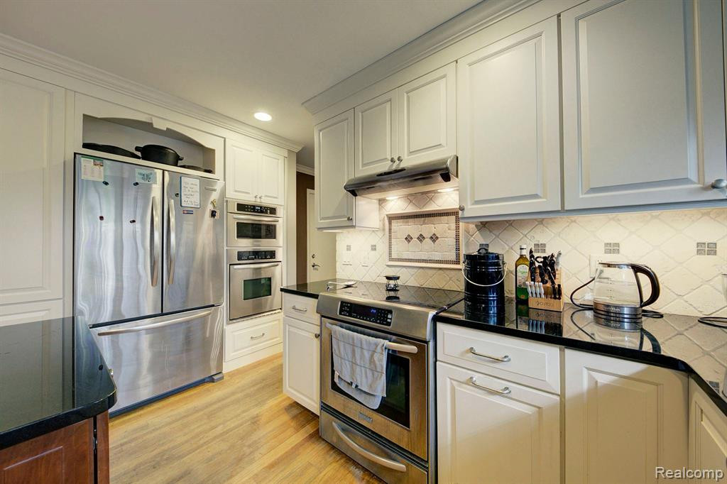 5610 LAKESHORE Drive, Ann Arbor, MI 48108 — Photo 10