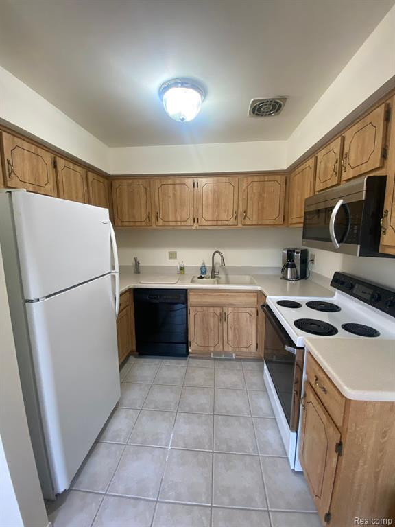 1927 WICKHAM Street, Royal Oak, MI 48073 — Photo 8