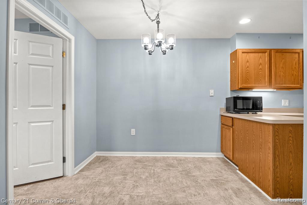 21338 MULBERRY, Farmington Hills, MI 48336 — Photo 16
