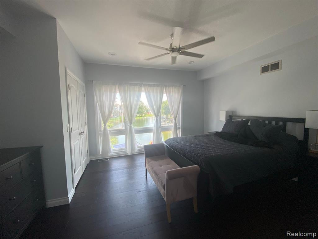 334 W CRESCENT Lane, Detroit, MI 48207 — Photo 5