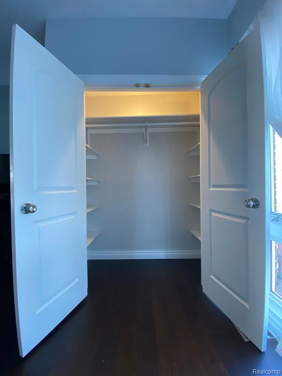 334 W CRESCENT Lane, Detroit, MI 48207 — Photo 26