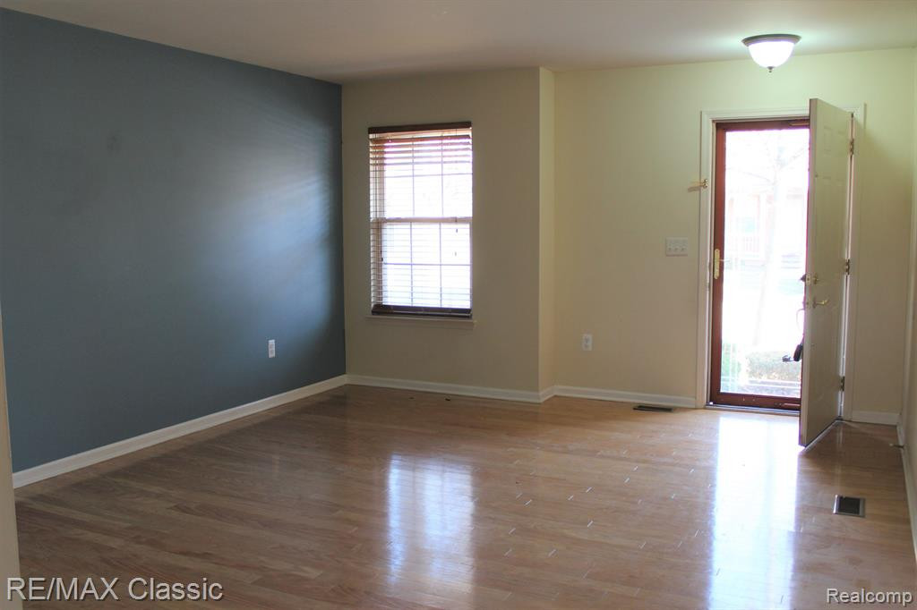 4160 BRIGHTON Lane, Canton, MI 48188 — Photo 9