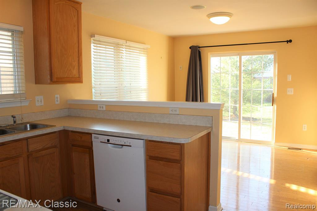 4160 BRIGHTON Lane, Canton, MI 48188 — Photo 10