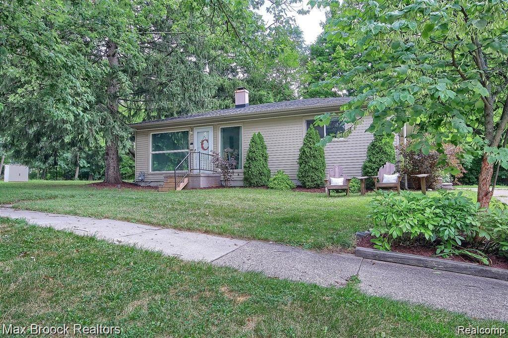 1218 CITY Drive, Ann Arbor, MI 48103 — front exterior