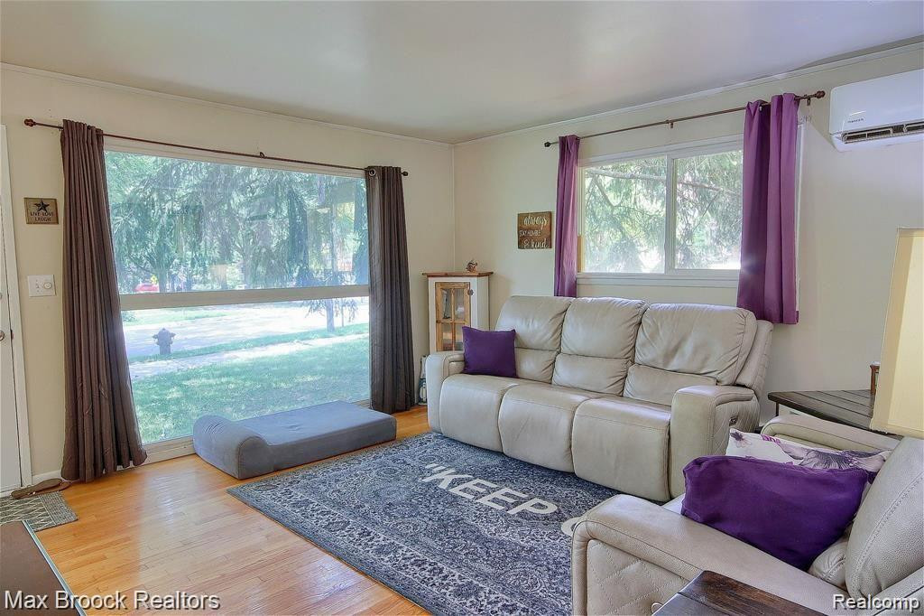 1218 CITY Drive, Ann Arbor, MI 48103 — Photo 2