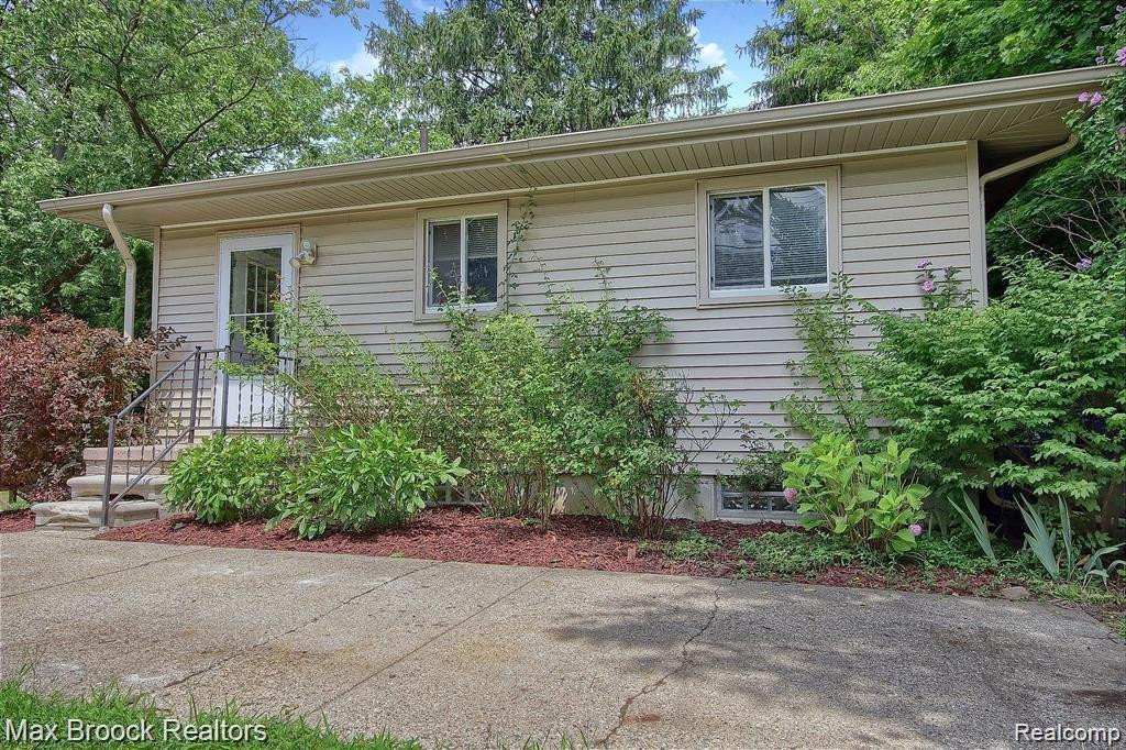 1218 CITY Drive, Ann Arbor, MI 48103 — Photo 6