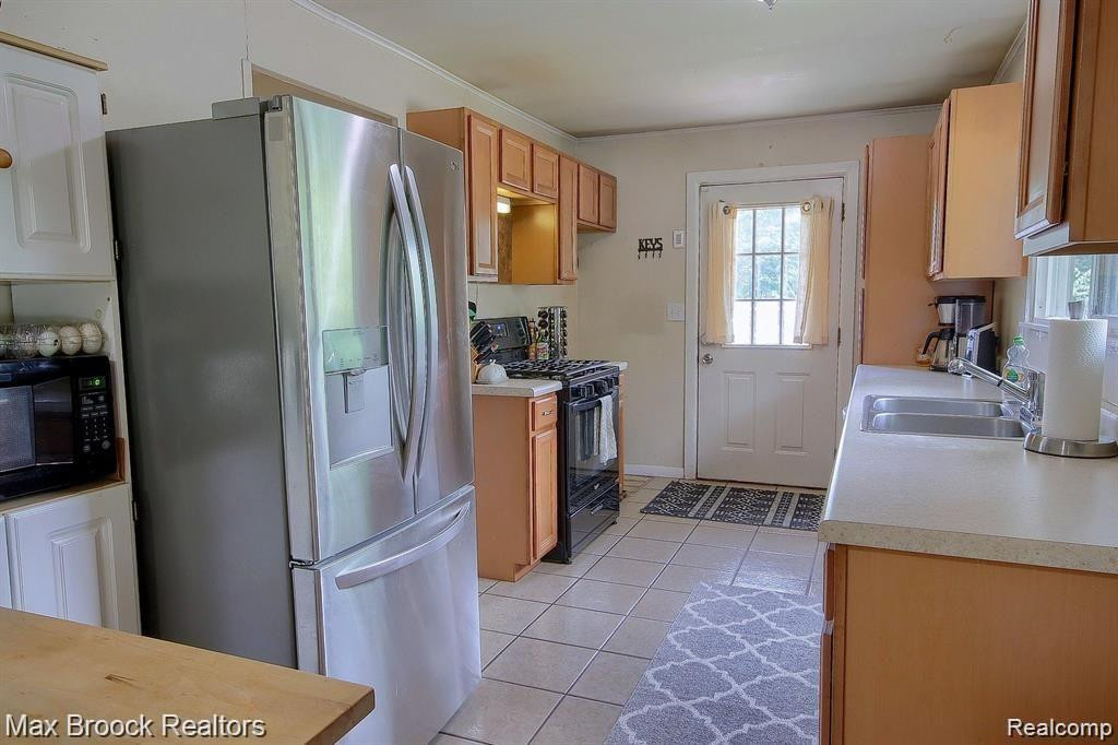 1218 CITY Drive, Ann Arbor, MI 48103 — Photo 15