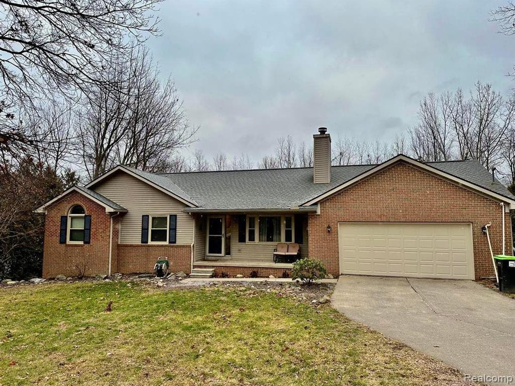 1996 TRIANGLE LAKE Road, Howell, MI 48843