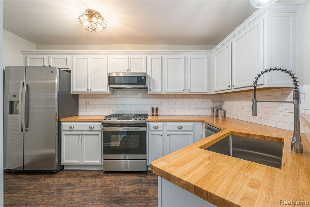 3033 Cloverly Court, Ann Arbor, MI 48108 — Photo 11