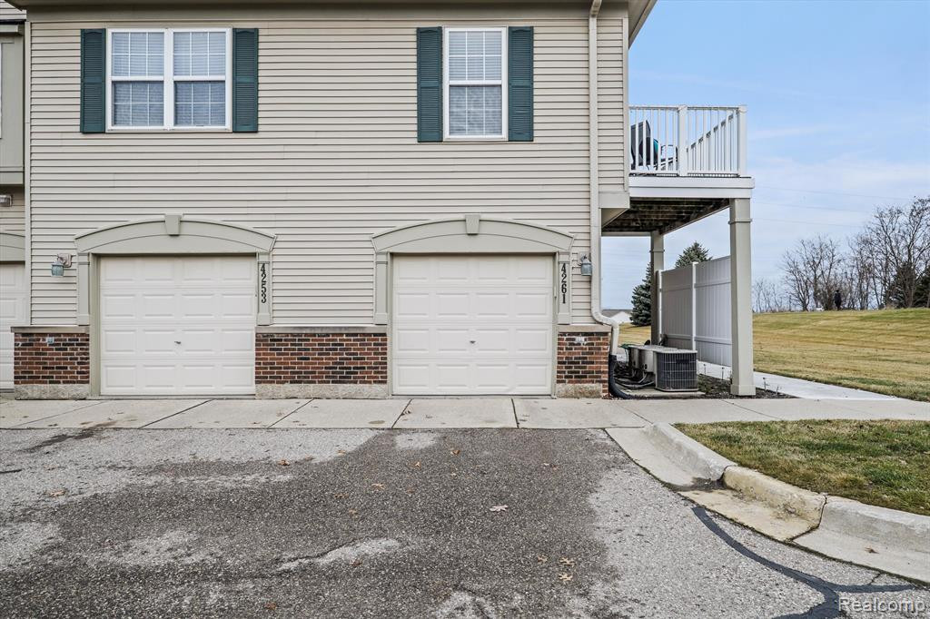 4261 Hampton Ridge Boulevard, Howell, MI 48843 — Photo 18