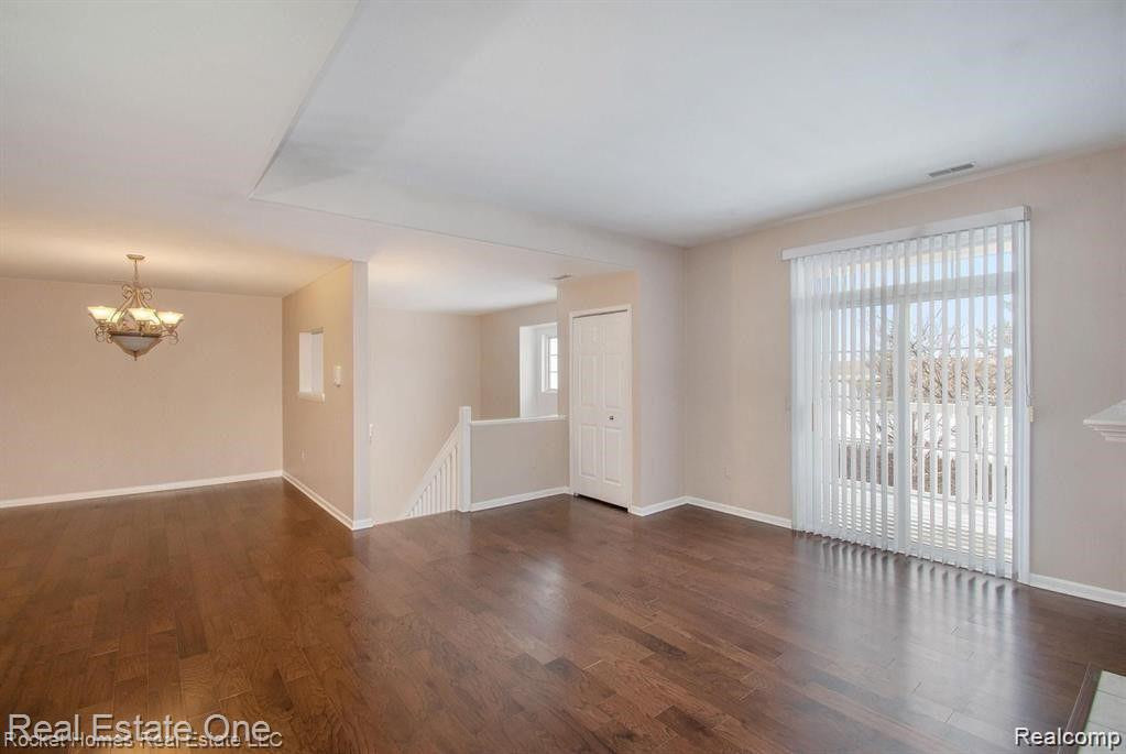 5739 TWIN OAKS Drive, Sterling Heights, MI 48314 — Photo 6