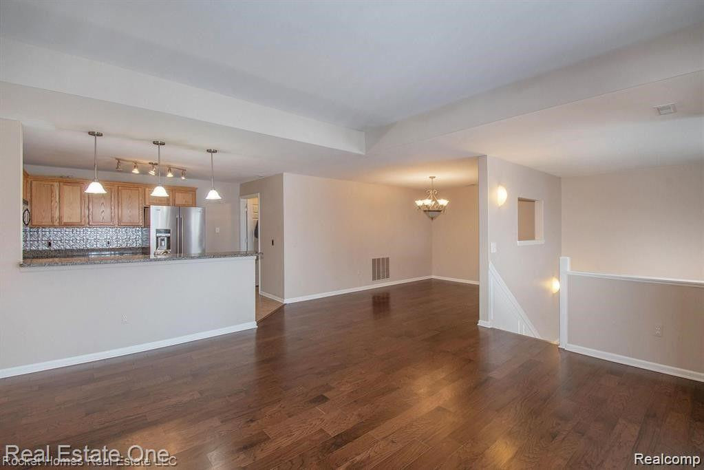 5739 TWIN OAKS Drive, Sterling Heights, MI 48314 — Photo 12