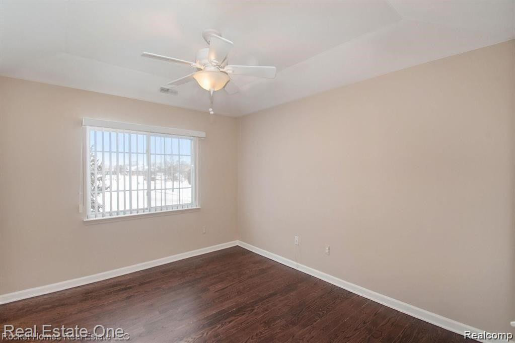 5739 TWIN OAKS Drive, Sterling Heights, MI 48314 — Photo 13