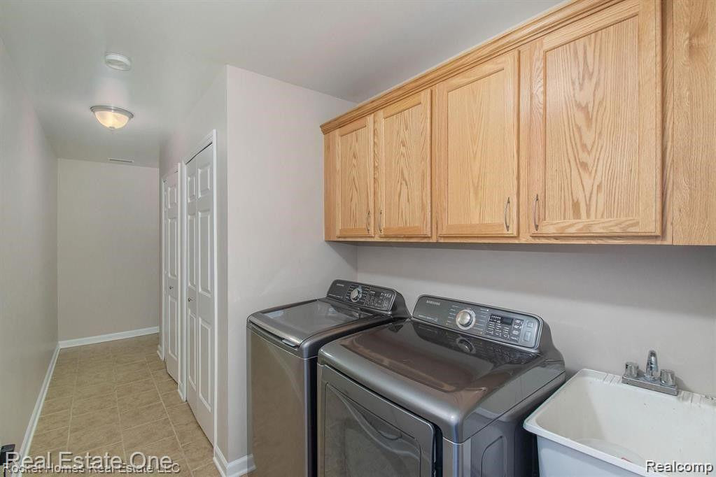 5739 TWIN OAKS Drive, Sterling Heights, MI 48314 — Photo 17