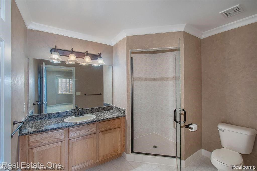 5739 TWIN OAKS Drive, Sterling Heights, MI 48314 — Photo 19