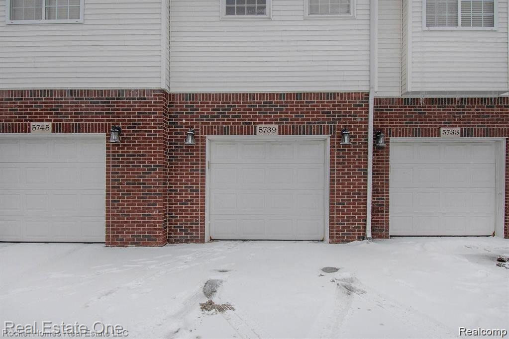 5739 TWIN OAKS Drive, Sterling Heights, MI 48314 — Photo 21
