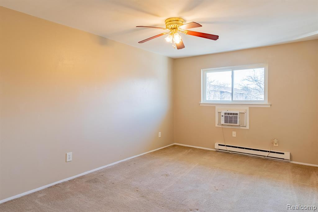 7572 WOODVIEW #4 Street, 103, Westland, MI — Photo 5