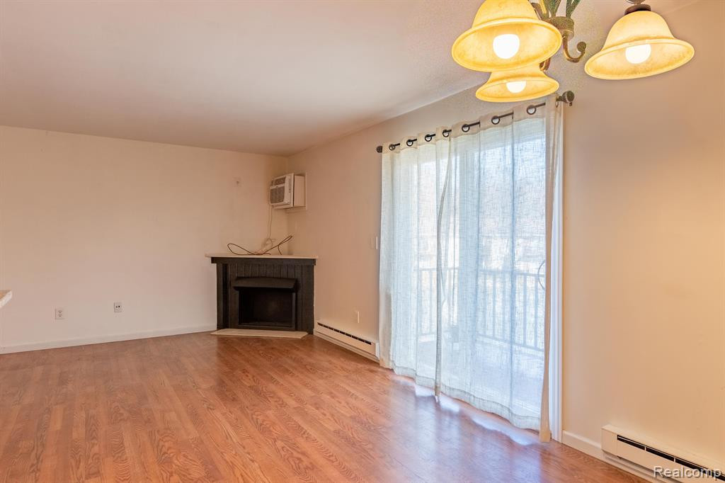 7572 WOODVIEW #4 Street, 103, Westland, MI — Photo 9