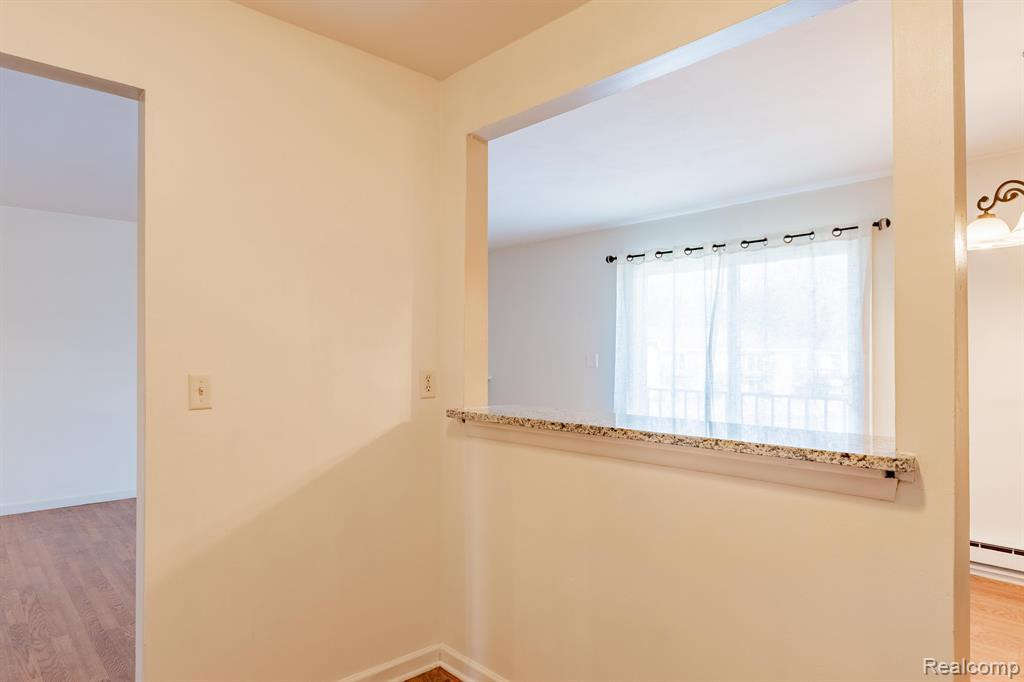 7572 WOODVIEW #4 Street, 103, Westland, MI — Photo 11