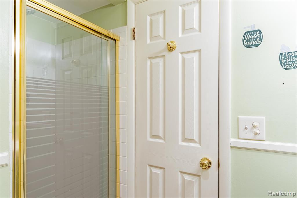 7572 WOODVIEW #4 Street, 103, Westland, MI — Photo 15