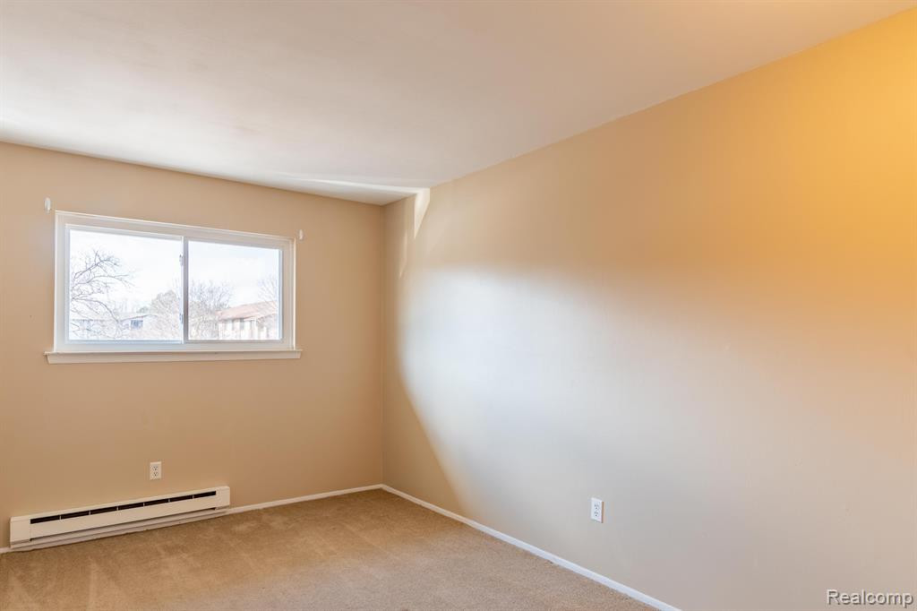 7572 WOODVIEW #4 Street, 103, Westland, MI — Photo 16