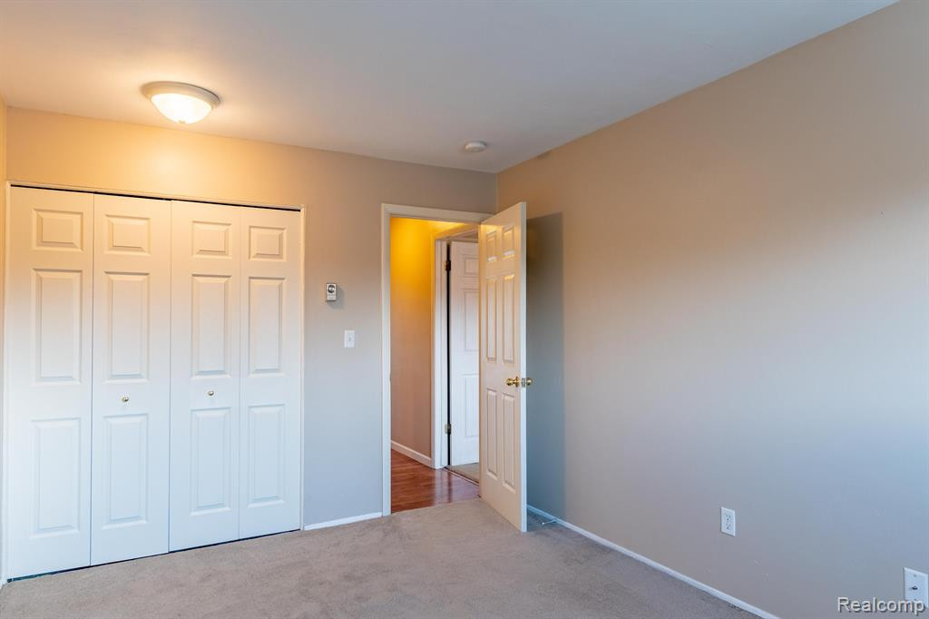 7572 WOODVIEW #4 Street, 103, Westland, MI — Photo 17