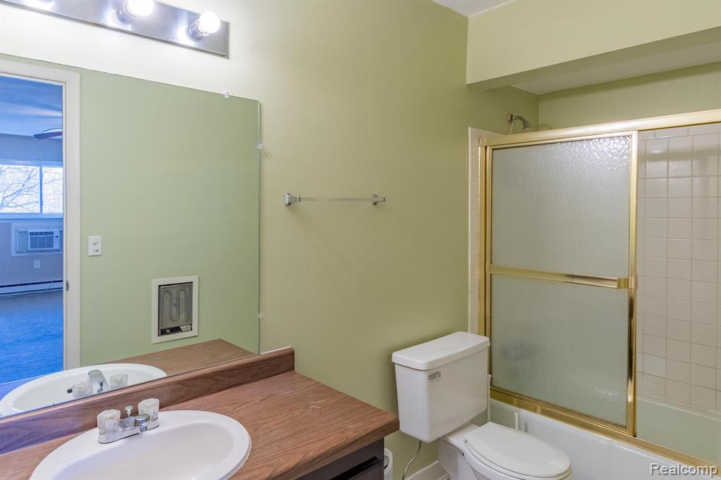 7572 WOODVIEW #4 Street, 103, Westland, MI — Photo 19