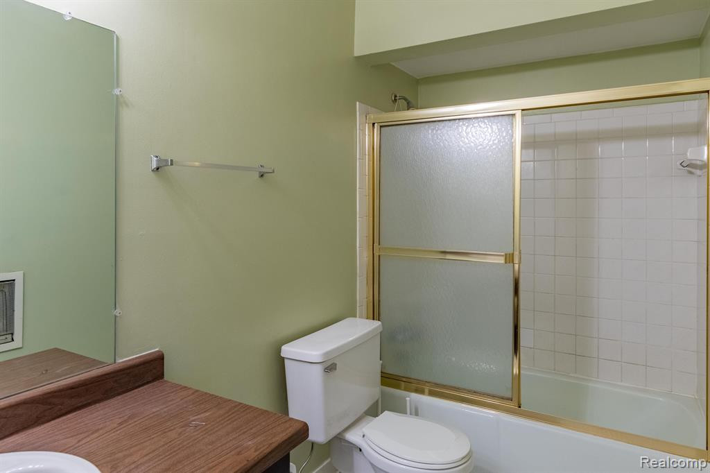 7572 WOODVIEW #4 Street, 103, Westland, MI — Photo 20