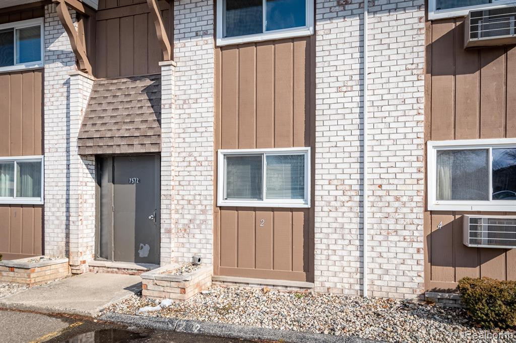 7572 WOODVIEW #4 Street, 103, Westland, MI — Photo 22