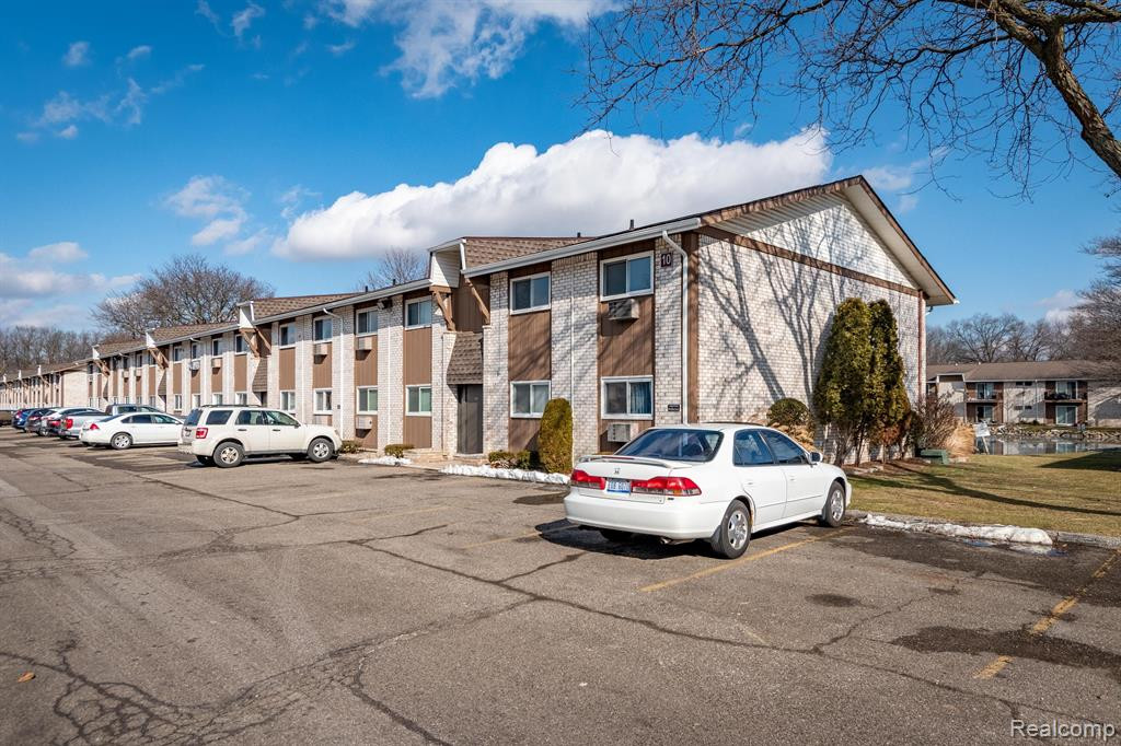 7572 WOODVIEW #4 Street, 103, Westland, MI — Photo 23