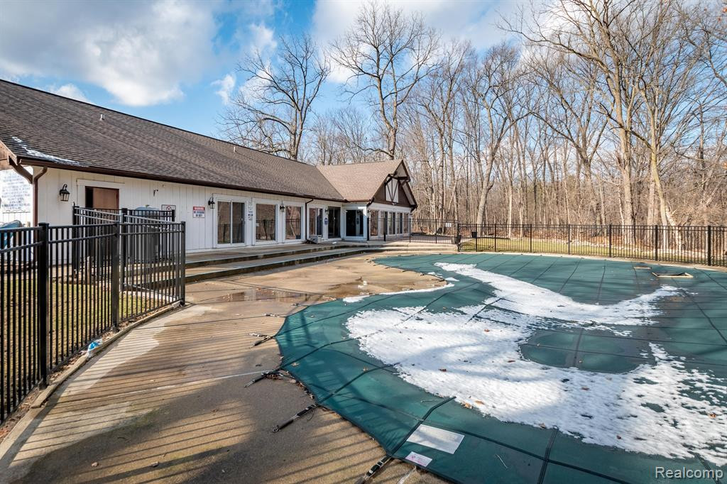 7572 WOODVIEW #4 Street, 103, Westland, MI — Photo 26