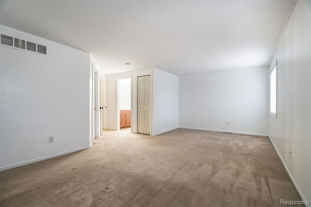 16615 TERRACE VILLAGE Drive, Taylor, MI 48180 — Photo 12
