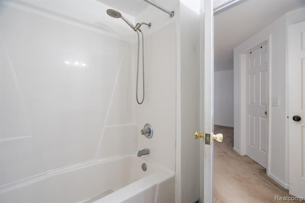 16615 TERRACE VILLAGE Drive, Taylor, MI 48180 — Photo 14