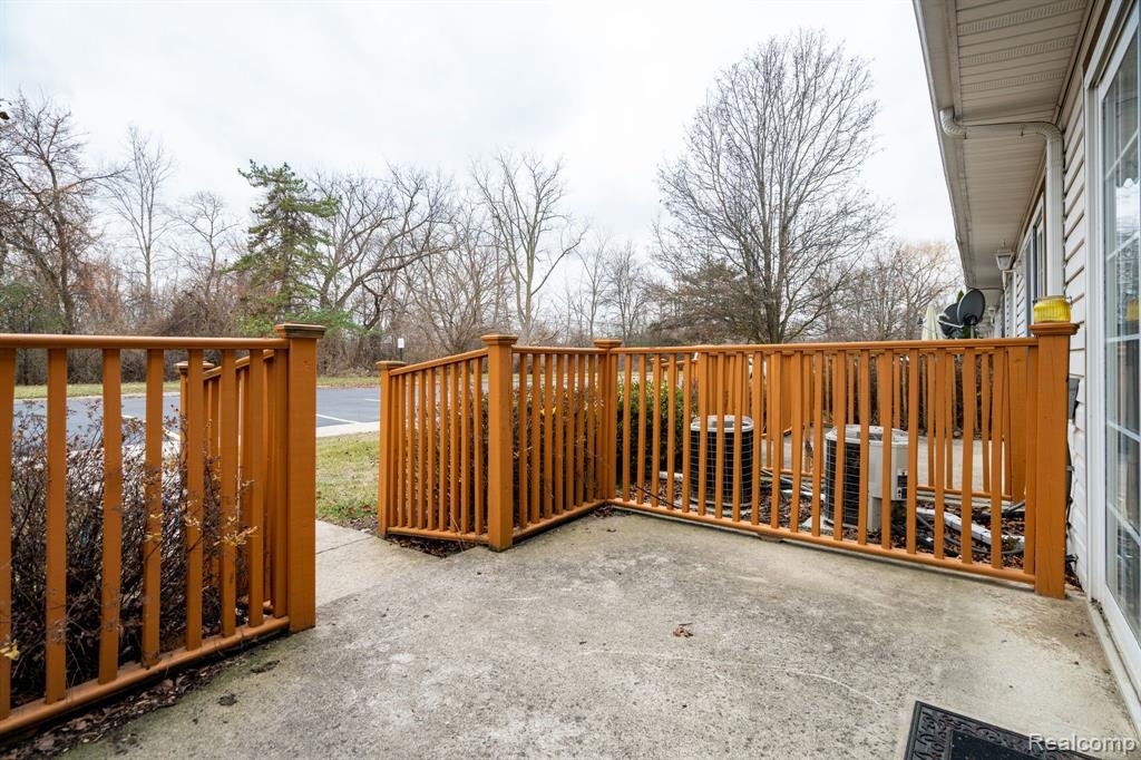 16615 TERRACE VILLAGE Drive, Taylor, MI 48180 — Photo 19