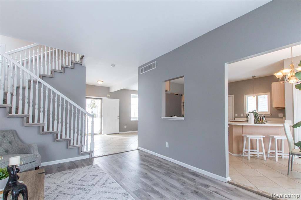 4333 WOODSTREAM Drive, Ypsilanti, MI 48197 — Photo 5